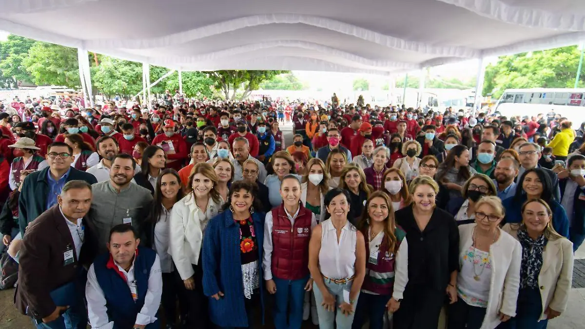 Claudia Sheinbaum da a conocer el programa Barrio Adentro